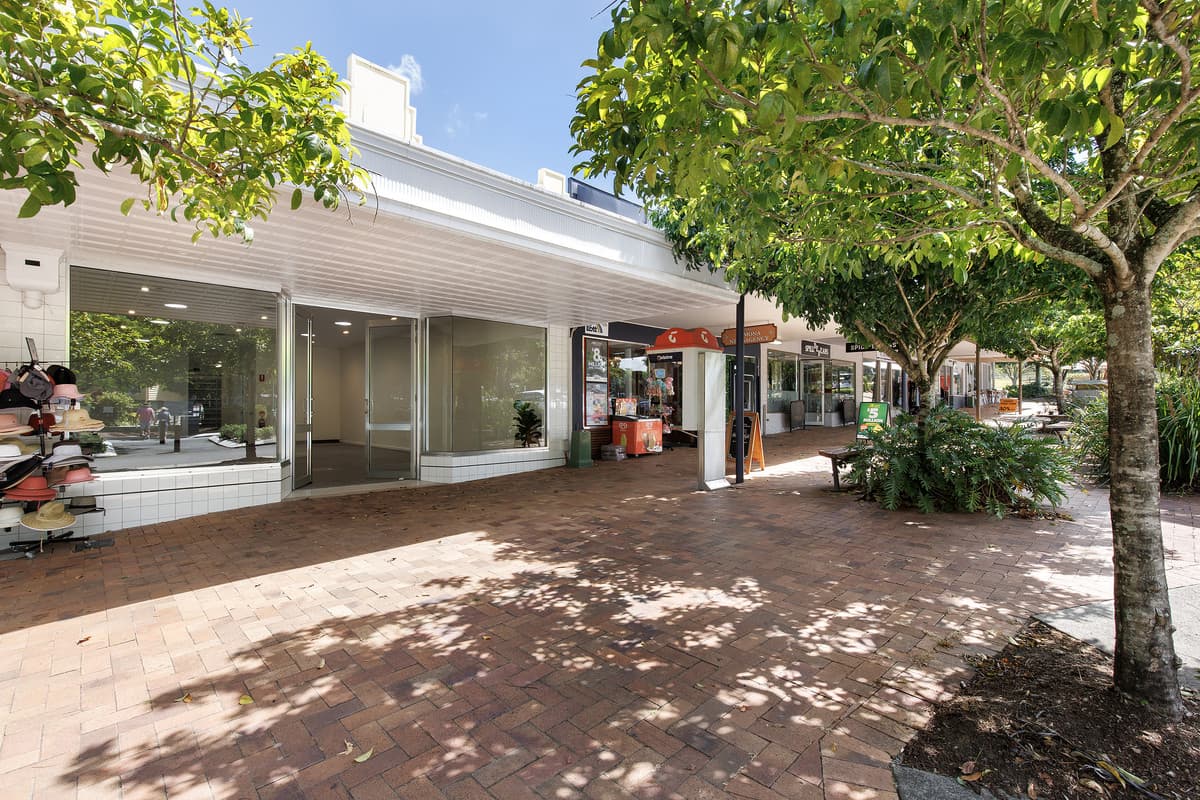8 Memorial Avenue
