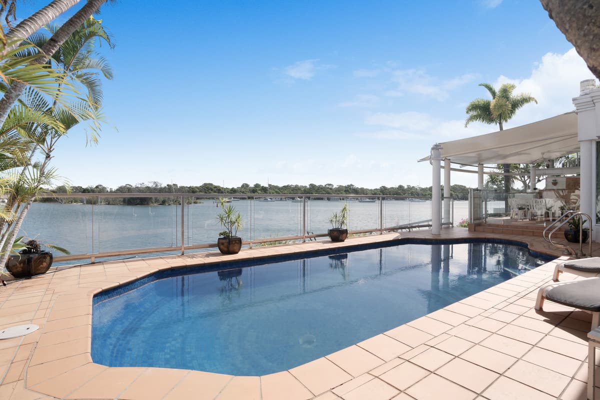 62 Noosa Parade